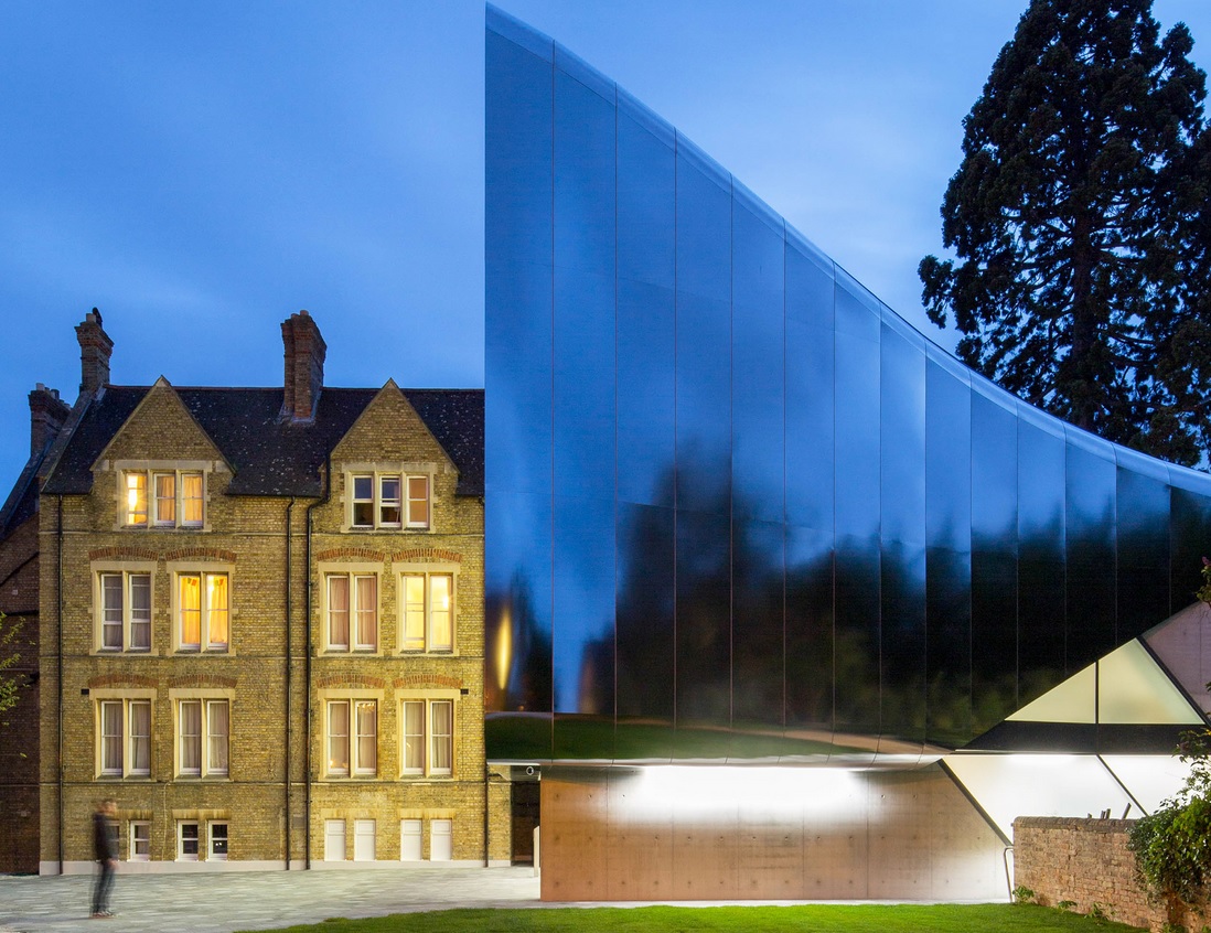 TheIndependent_Zaha_Hadid